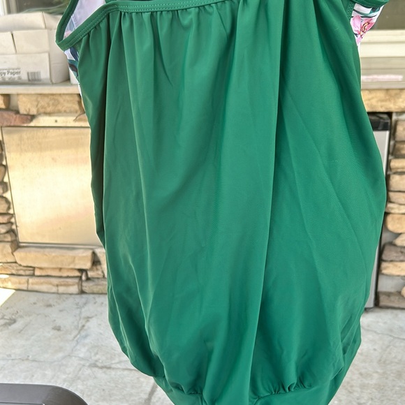 New Daci woman’s bathing  suit top - Picture 3 of 11